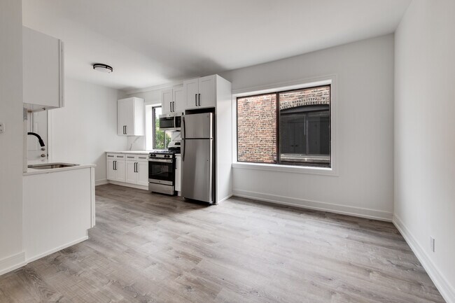 Building Photo - 3056 W Cortland St