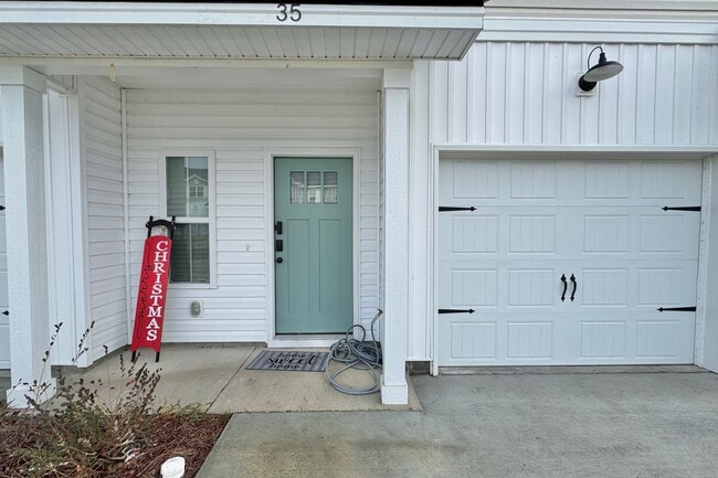 Building Photo - AVAILABLE NOW! (Pet Friendly)