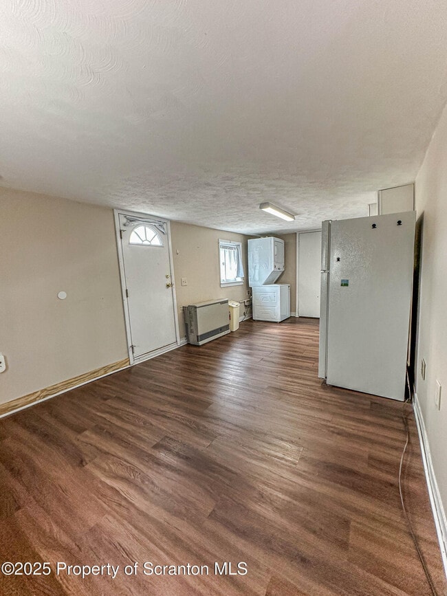 Building Photo - 502 Cypress St