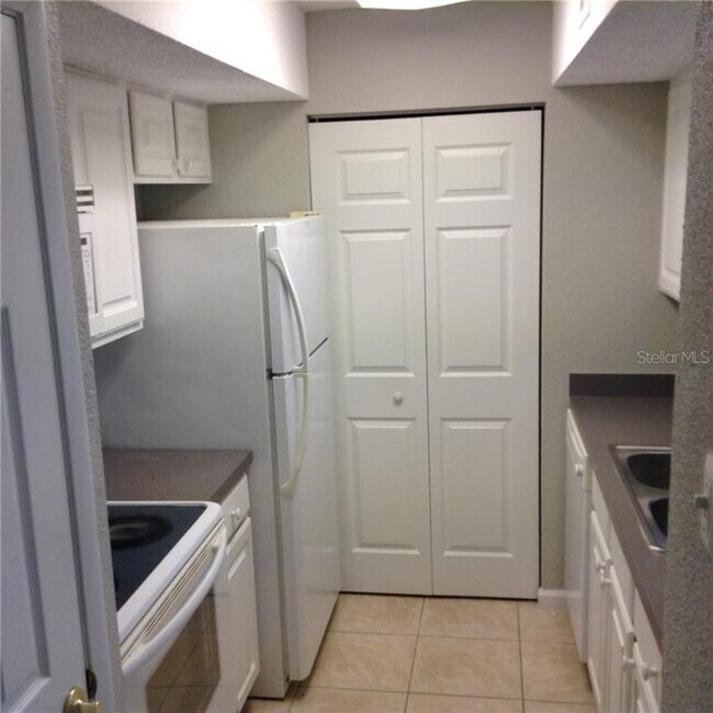 Foto del edificio - 3716 Idlebrook Cir