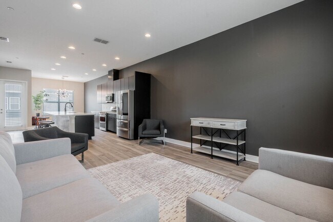 Foto del edificio - AMAZING 4/3.5/2 Laureate Park Townhome wit...