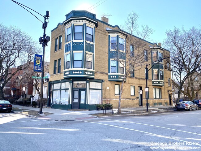 Building Photo - 2060 N Racine Ave