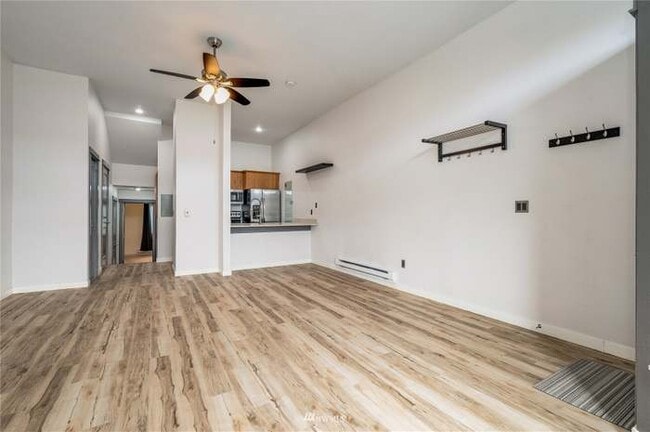 Building Photo - 5847 NE 75th St