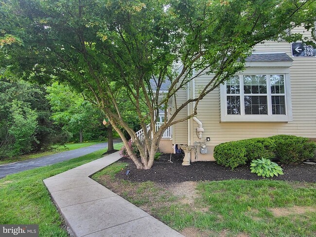 Building Photo - 284 Flagstone Rd