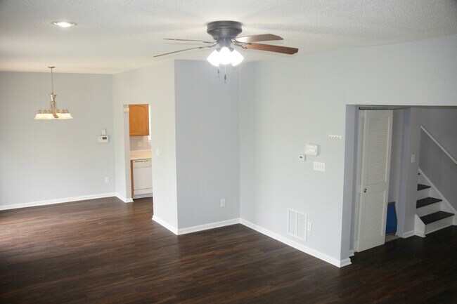 Foto del edificio - 4136 Orchard Valley Ln