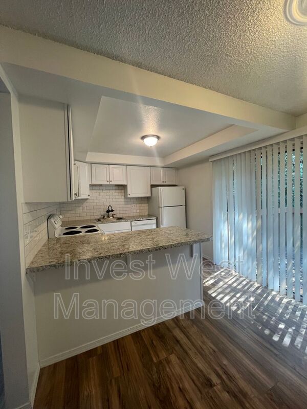 Foto del edificio - 2815 E 19th St