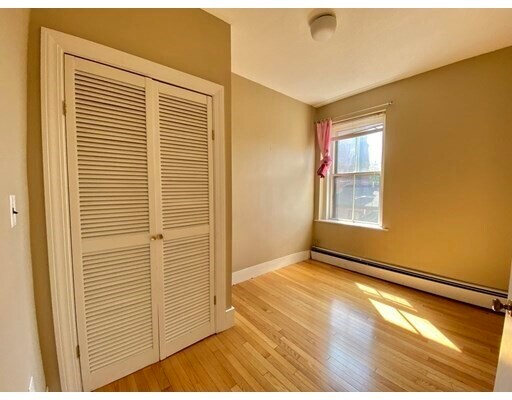 Foto del edificio - 27 Ridgeway Ln