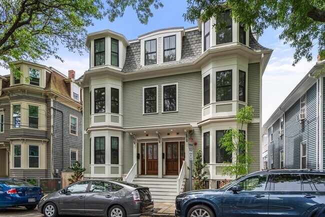 Building Photo - 385 Windsor St