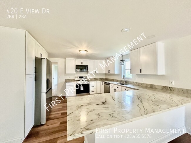 Building Photo - 420 E View Dr