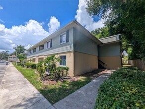 Building Photo - 228 Thorntree Pl