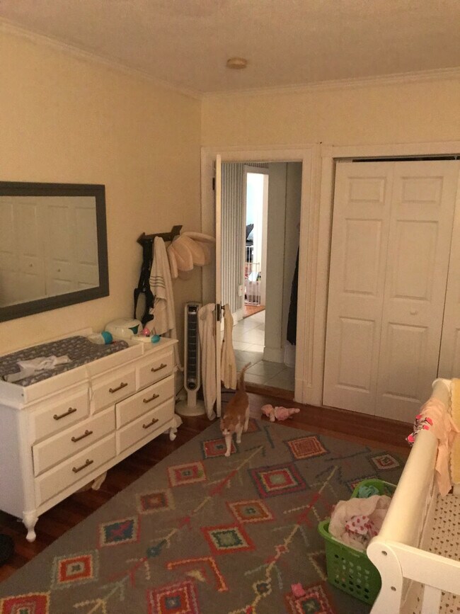 Foto del edificio - 883 Farmington Ave