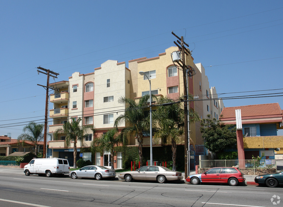 Foto del edificio - Mission City Lights