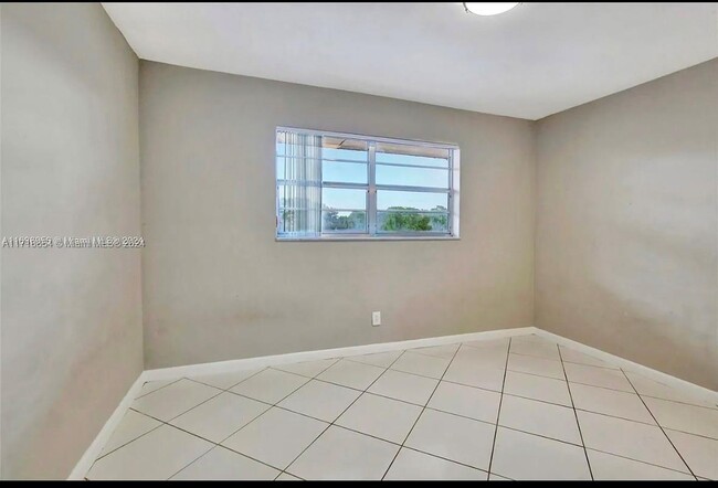 Foto del edificio - 2 bedroom in North Miami Beach FL 33179