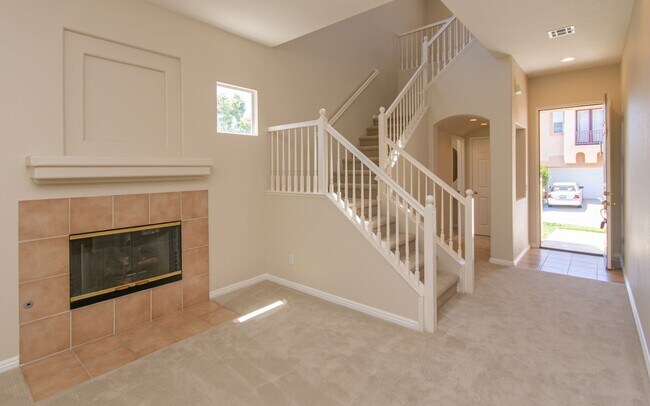 Foto del edificio - 3 Bd Home in the San Raphael Gated Community!