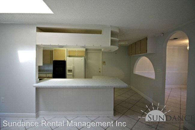 Foto del edificio - 207 Country Club Rd