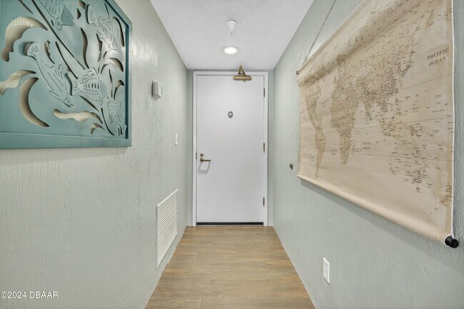 Building Photo - 2555 S Atlantic Ave