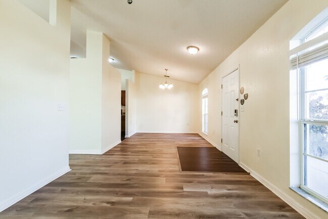 Building Photo - 7172 Summit Dr