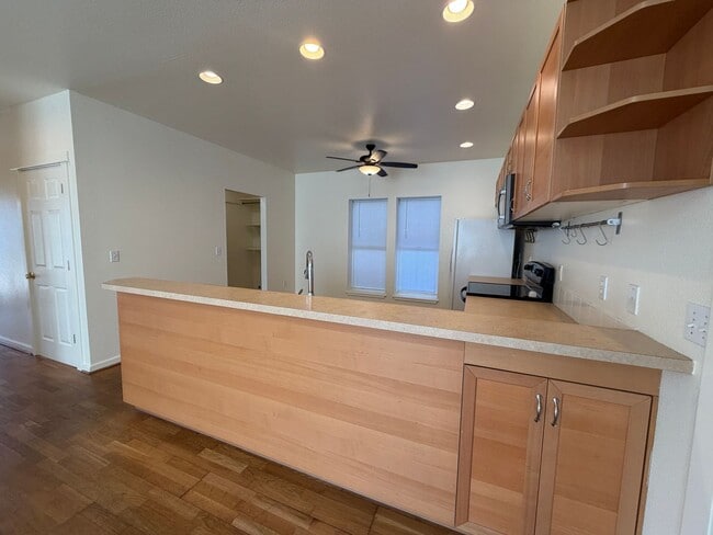 Building Photo - 3 Bedroom 2 bath single family house