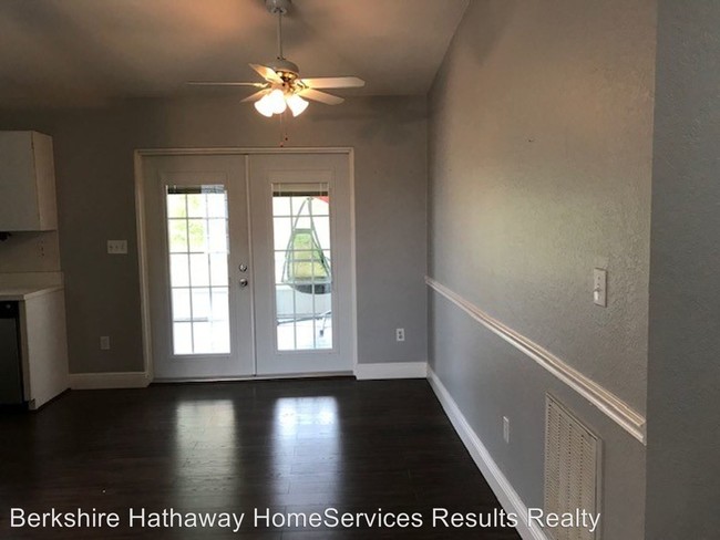 Building Photo - 3823 Springlake Village Ct
