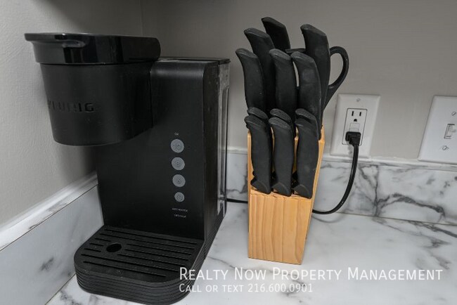 Foto del edificio - Updated 2 Bed second floor unit