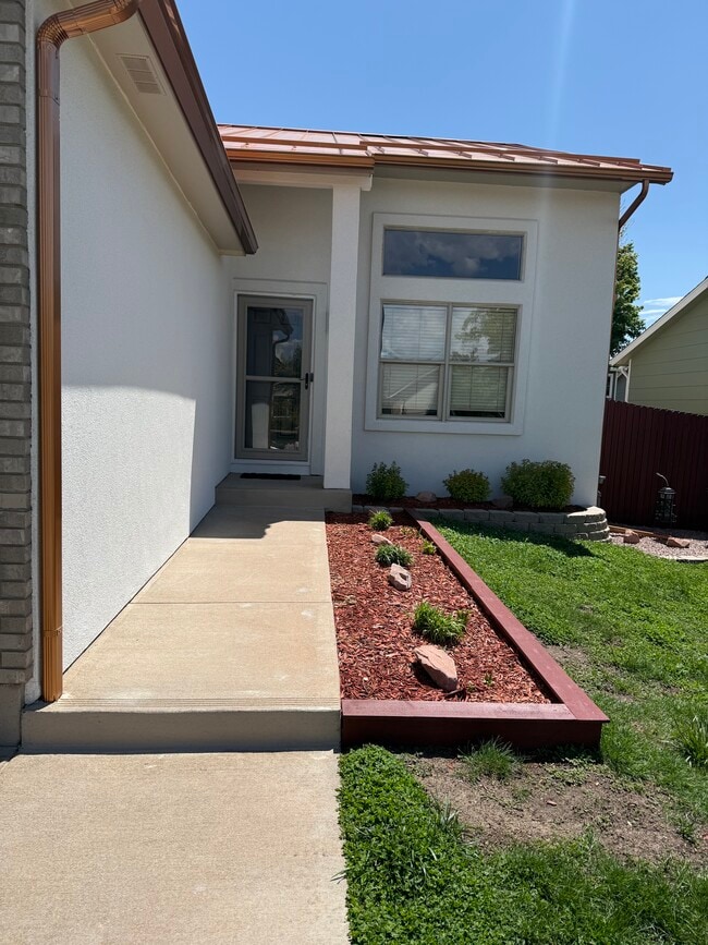 Building Photo - 6645 Greylock Dr