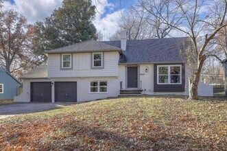 Building Photo - 10216 Lamar Ave