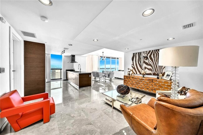 Building Photo - 495 Brickell Ave