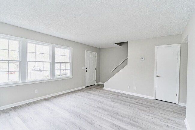 Building Photo - 57 Pine Creek Ct Ext