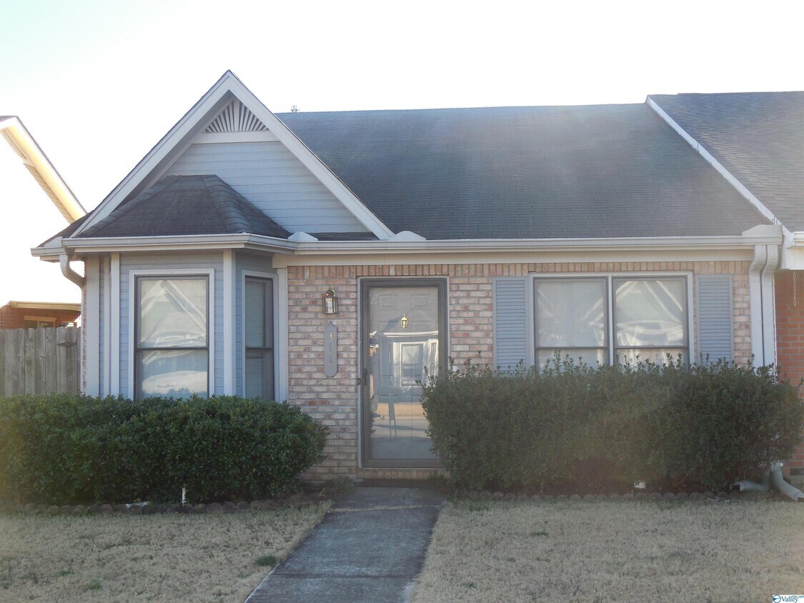 311 Woodridge Dr SW, Decatur, AL 35601 Townhome Rentals in Decatur AL