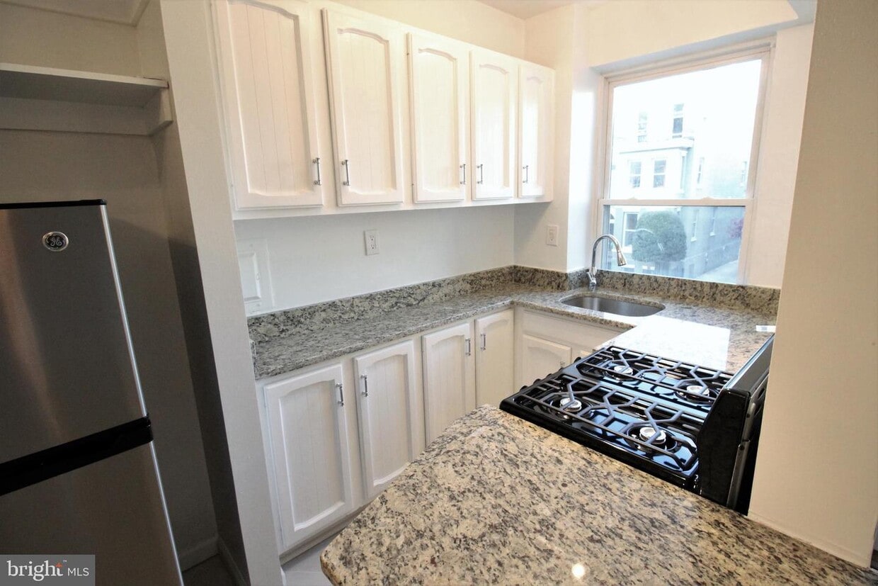 Primary Photo - 2130 N St NW