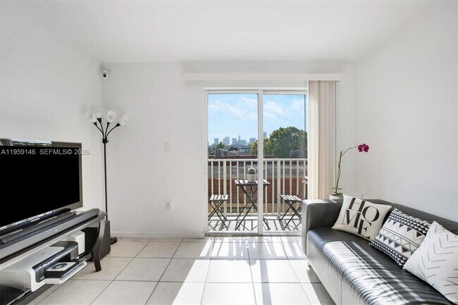 Foto del edificio - 1349 SW 3rd St