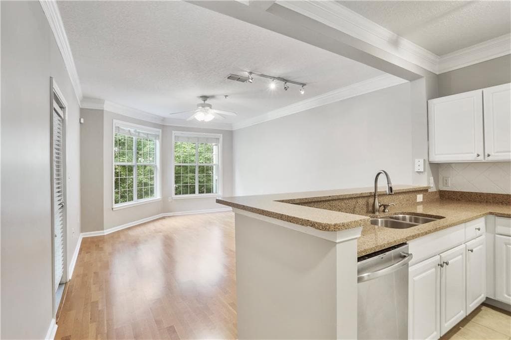 5301 Westchester Ln NE, Brookhaven, GA 30329 Condo for Rent in