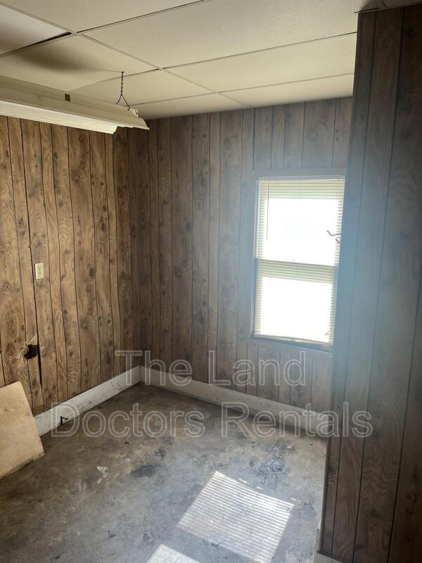 Building Photo - 406 W Taylor Ave