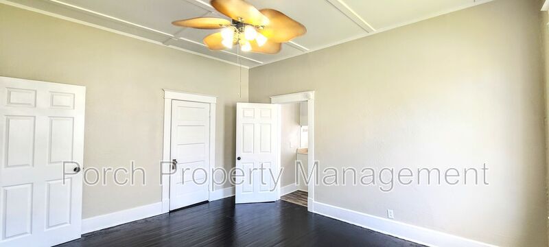 Foto principal - 215 W Belmont St