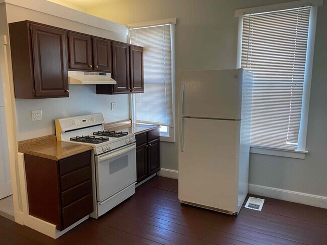 Foto del edificio - 229 Burns Ave