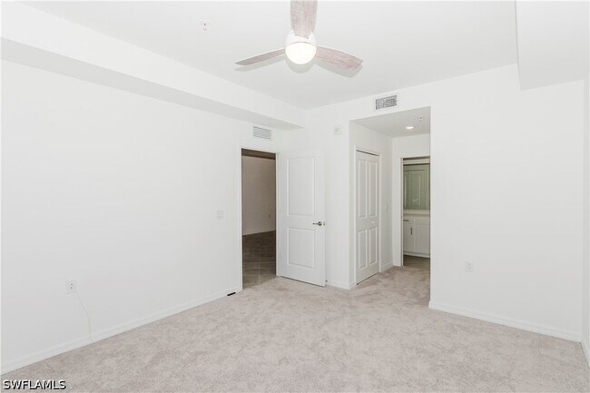 Foto del edificio - 5583 Double Eagle Cir