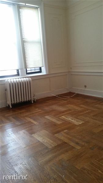 Building Photo - 205 E 16th St