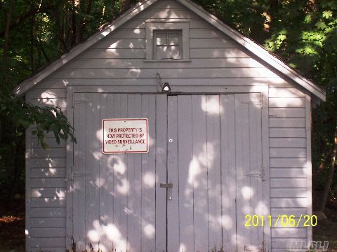 Foto del edificio - 471 Old Country Rd