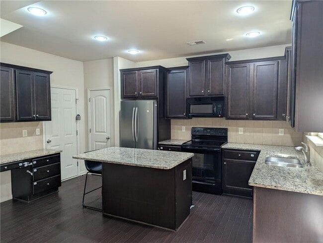 Building Photo - 1785 Homeside Dr