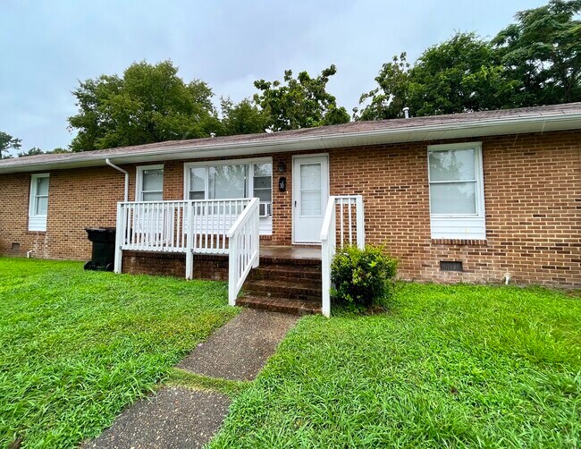 Building Photo - 30 Carver Cir