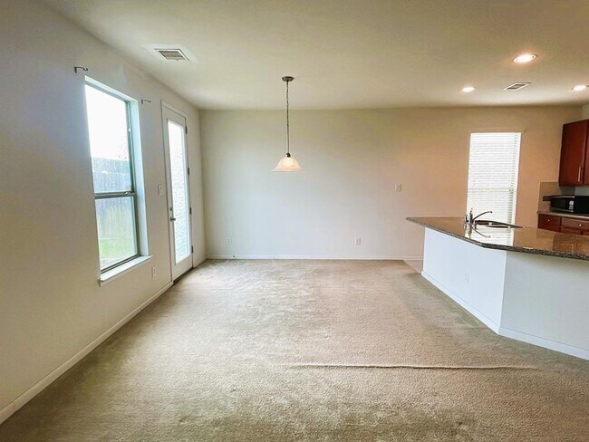 Building Photo - 4706 Mint Trails