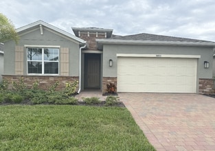 Building Photo - 16068 Crofton Spgs Wy