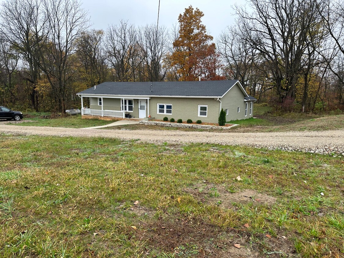Foto principal - 6675 Castle Rd
