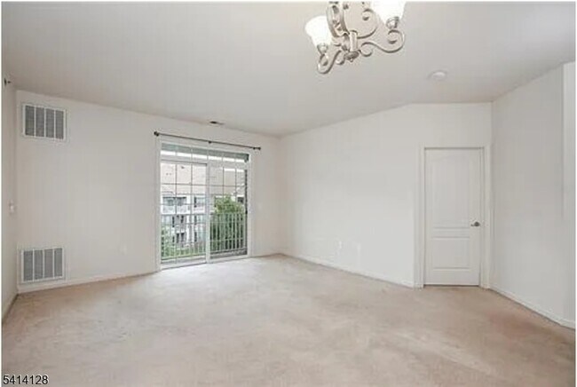 Foto del edificio - 3223 Edward Stec Blvd