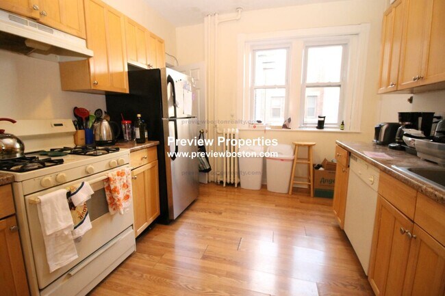 Foto del edificio - 14 Glenville Ave