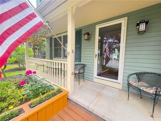 Building Photo - 9 Wisteria Ln