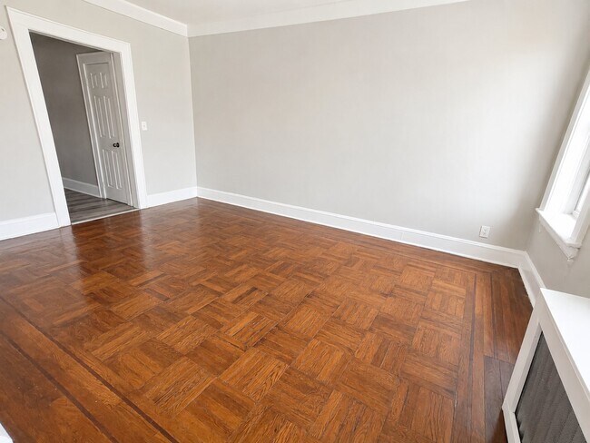 Foto del edificio - 271 Goldsmith Ave