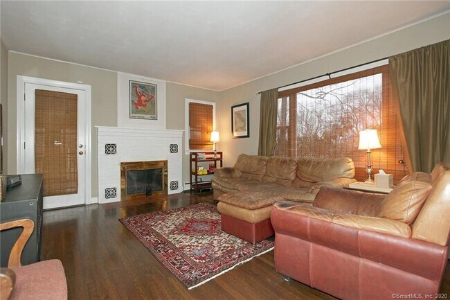 Foto del edificio - 192 Hale Rd