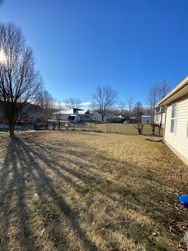 Building Photo - 2307 Valley Creek Way
