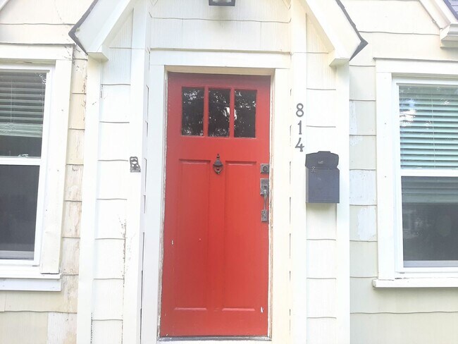 Foto del edificio - Charming 2 Bedroom, 1 Bathroom Home in Dur...